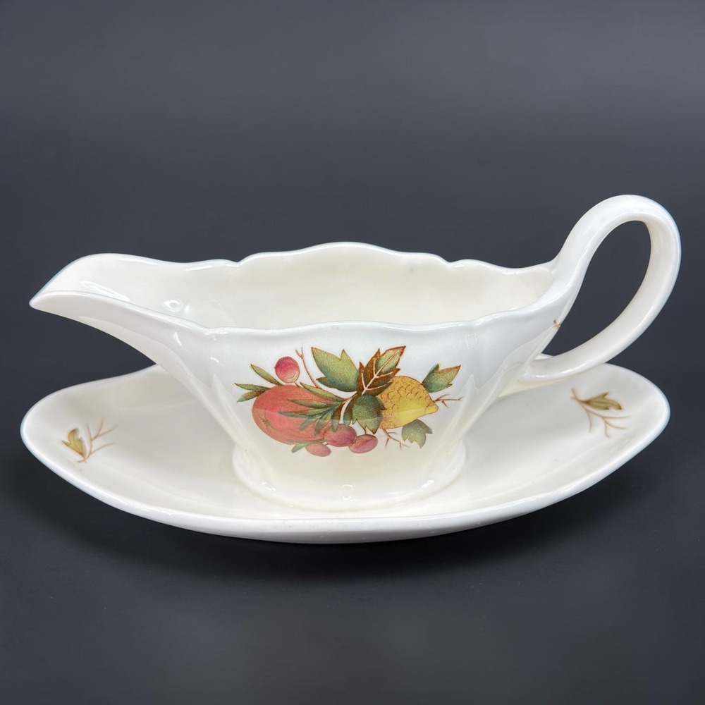 Wedgwood Etruria Barlaston Drury Lane Gravy Boat Attached Underplate Fruit Motif